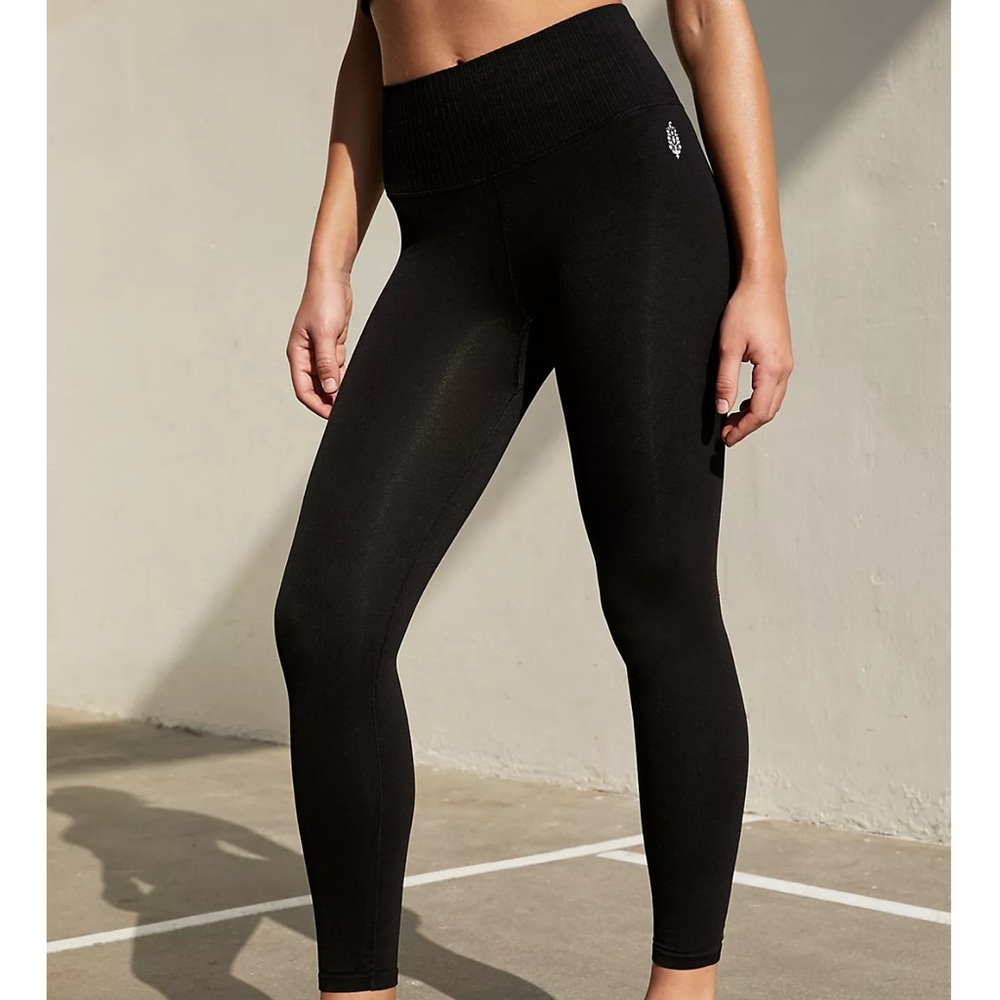 NEW FP Movement by Free People High-Rise 7/8 Length Good Karma Leggings in Onyx